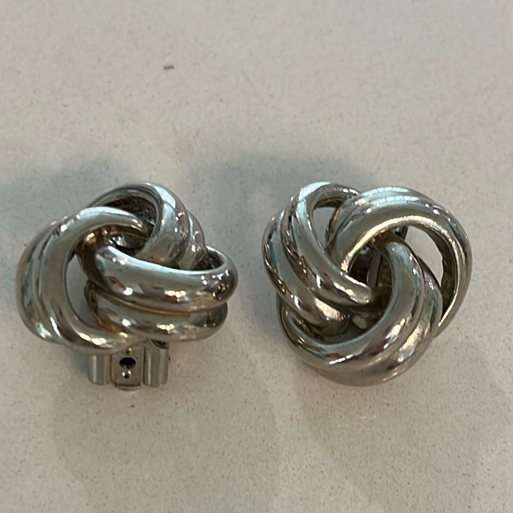Vintage silver love knot clip on earrings - Picture 1 of 3